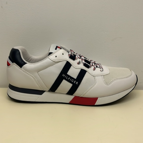 Tommy Hilfiger White, Blue and Red Mix Sneaker Men’s Size 9 (NWOT) - Picture 2 of 6